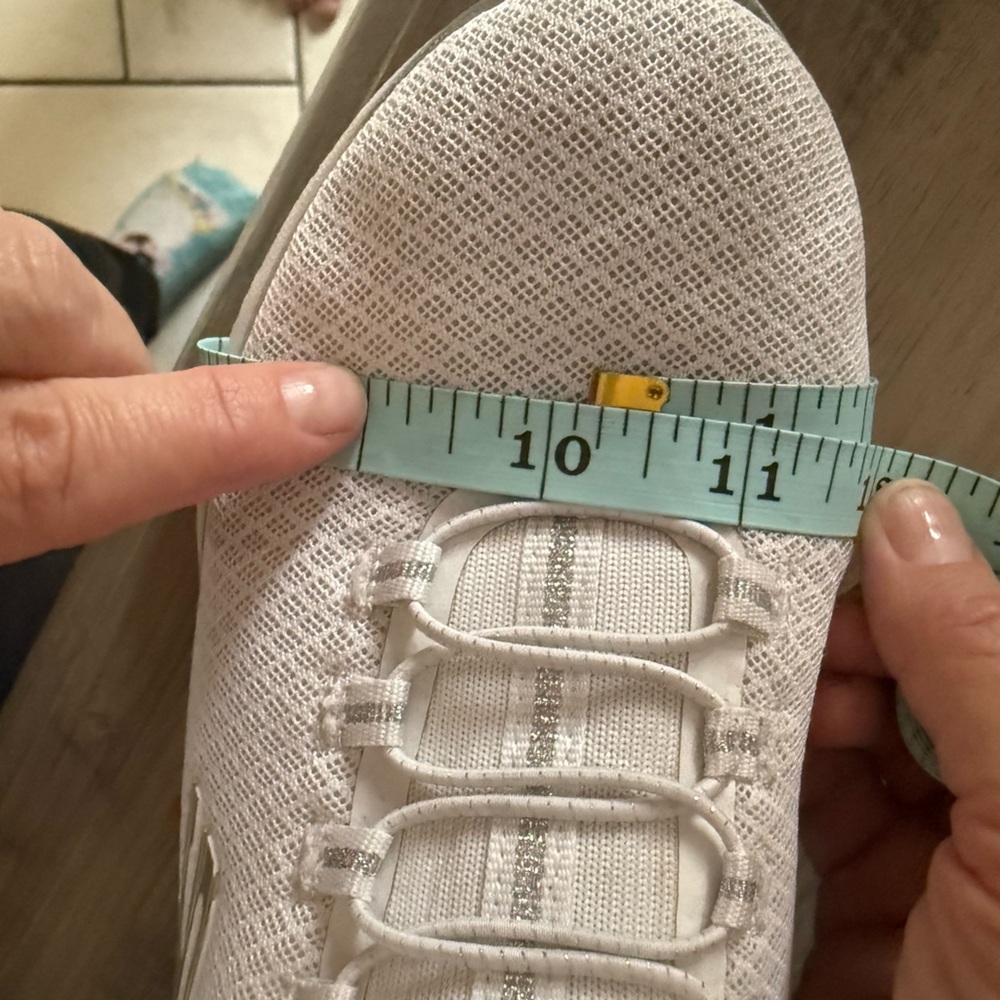 Skechers White Shoes - Picture 11 of 11